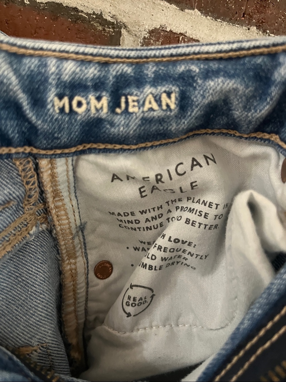 AMERICAN EAGLE Outfitters Light Blue Ripped Knee Mom Denim Jeans Size 000 - Picture 7 of 8